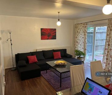 4 bedroom semi-detached house to rent - Photo 5