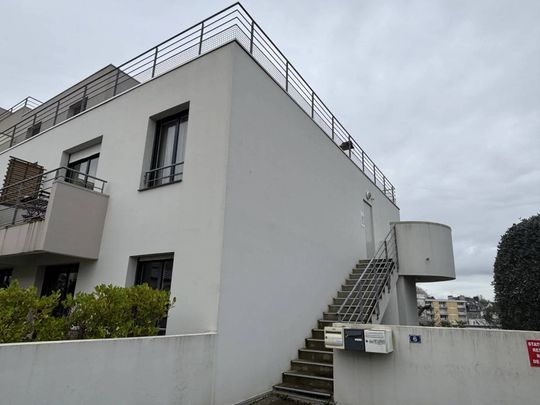 BOURG DE SAINT MARC - T2 MEUBLÉ - PLACE DE PARKING - Photo 1