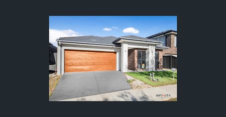 Brand New Elegant Home in Tarneit – Luxury, Space & Convenience - Photo 3