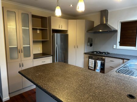 14b Allenby Road, Panmure - Photo 5
