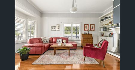 Spacious Family Retreat - Photo 3