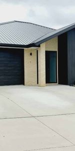 Spacious 4-Bedroom Family Home with Stunning Rural Views – Pokeno - Photo 4