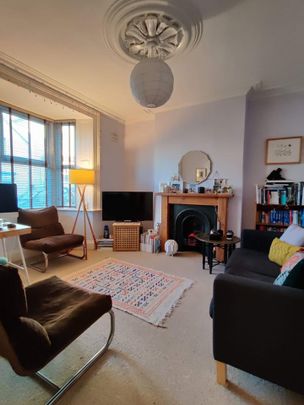 2 Bed Maisonette, Park Street, BS4 - Photo 1