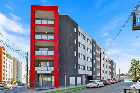 Spacious Sun Filled, Easy To Maintain Two Bedroom Unit - Photo 5