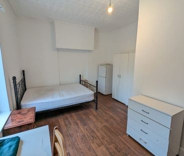 Room in a Shared House, Harlesden Road, NW10 - Photo 2