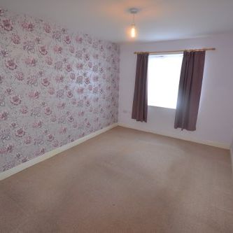 2 bedroom flat available - Photo 1