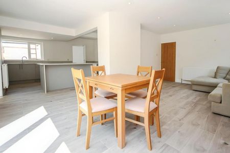 2 bedroom detached bungalow to rent - Photo 3