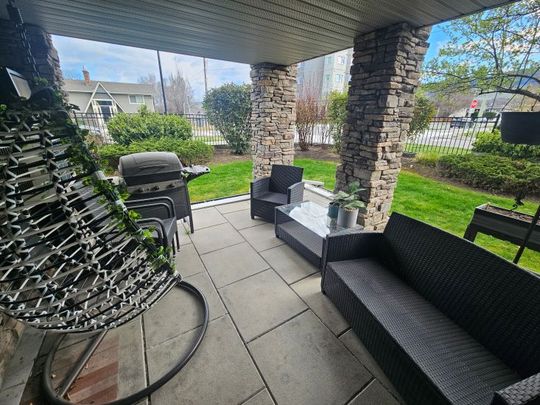 Large 2bed 2bath Condo; Rutland – Available May or June - Photo 1