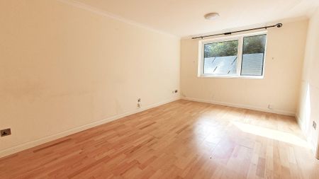 Kestrel Court, Ware - Photo 2