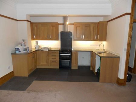 Flat in Warwick Square, Carlisle - Photo 4