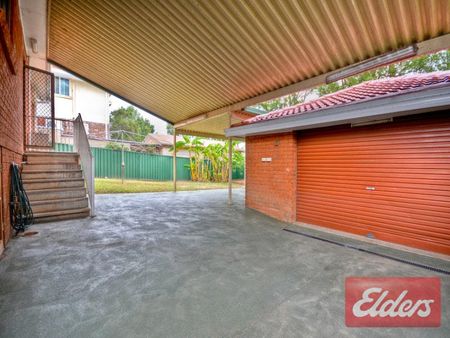 Well Present 3 Bedroom Family Home - Photo 4