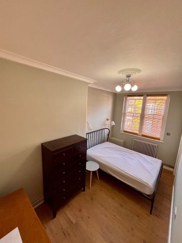 1 Bed Flat, Webber Street, SE1 - Photo 3
