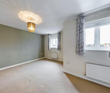 3 bedroom end of terrace house to rent - Photo 4