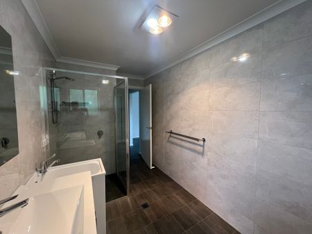 Modern Coastal Living with Ocean Glimpses - Photo 3