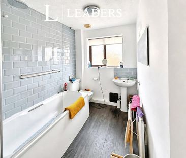 3 bedroom semi-detached house to rent - Photo 6