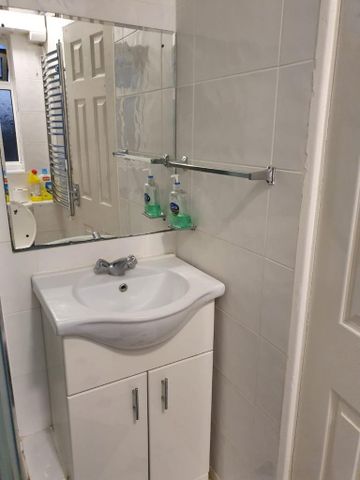 3 bedroom house share to rent - Photo 3