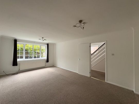 4 bedroom detached house to rent - Photo 1