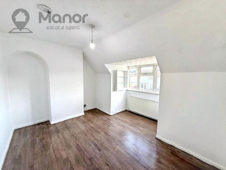 3 bedroom semi-detached house to rent - Photo 4