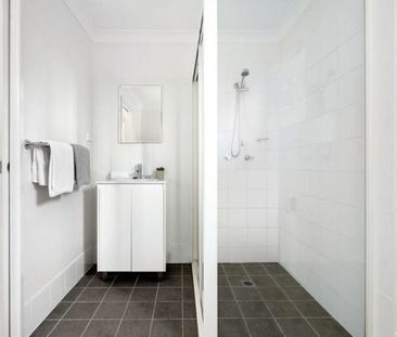 Light Filled, Low-Maintenance Villa - Photo 3