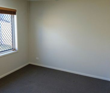 Rare 4 bedroom beauty in the hills! - Photo 4