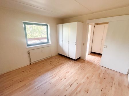 Lys og dejlig 2-værelses lejlighed med altan - Foto 3