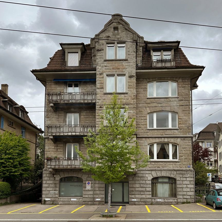 3.5-Zimmer-Wohnung mit Stuckaturdecken nähe Schaffhauserplatz - Foto 1