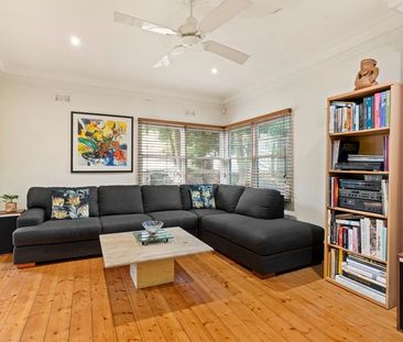 LOVELY FOUR BEDROOM HOME- 6 MONTH LEASE - Photo 6