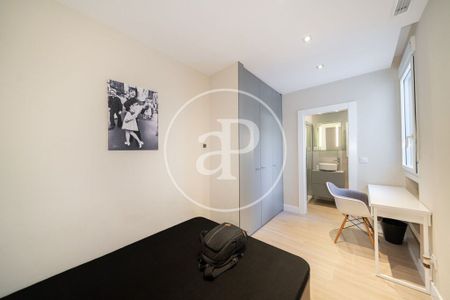 Luxury penthouse for rent in Madrid, Spain - Photo 2