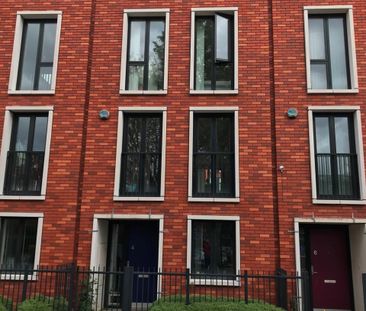 3 Bed Terraced House, Manchester, M3 - Photo 1