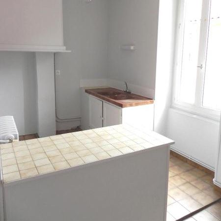 Location Appartement 2 pièces 43m² MILLAU 12100 - Photo 1