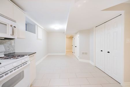 For Lease - 1041 St Clarens Avenue Unit# Basement, Toronto, Ontario - Photo 3