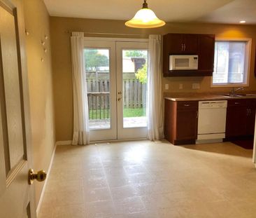 For Lease - 780 Fanshawe Park Road Unit# 40, London North, Ontario - Photo 2