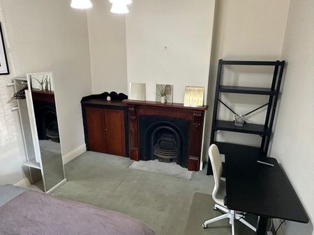 Port Melbourne - Photo 2