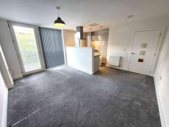 Laurel Lane, Halesowen, B63 - Photo 1