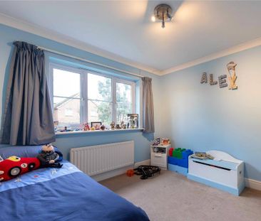 4 bedroom detached house to rent - Photo 3