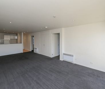 Two Bedrooms Two Bathrooms Two Secure Car Parks - Photo 1