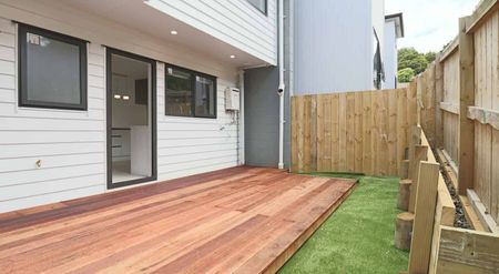 3 Bedrooms + 1 Study Brand New in Hill Park - Photo 5