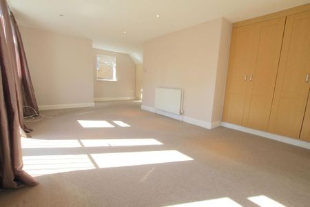 5 bedroom detached house to rent - Photo 4