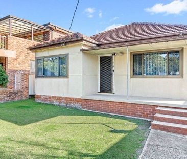 11 Rosebank Avenue, Kingsgrove, NSW 2208 - Photo 1