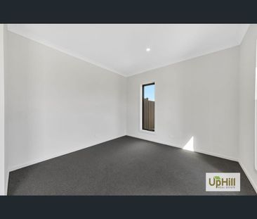 7 Echo St, Clyde North, Vic 3978 - Photo 5