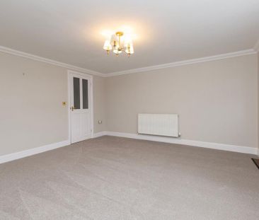 3 bedroom end of terrace house to rent - Photo 2