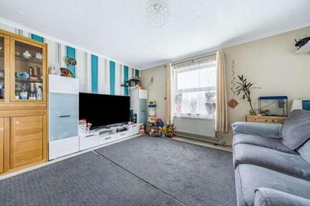 Douglas Road, Staines-upon-thames, TW19 - Photo 5