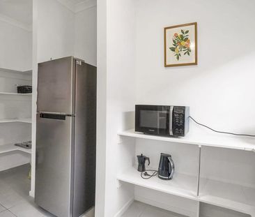 Lovely Family Home in Werribee - Photo 5