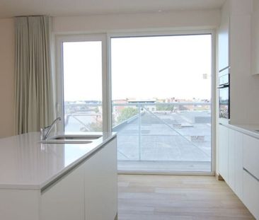 Appartement te huur in Kortrijk voor € 935 met 2 slaapkamers - Photo 3