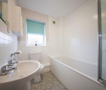 2 bedroom semi-detached house to rent - Photo 5