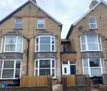 4 bedroom terraced house to rent - Photo 1