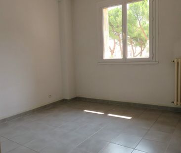 Nîmes, T4, 750€ H.C, Place Hubert Rouger, 83m² - Photo 6