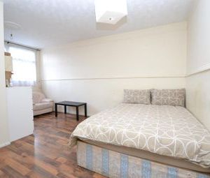 1 Bedrooms Flat to rent in Cable Street, London E1 | £ 175 - Photo 1