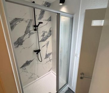 Separates Zimmer inkl. Gemeinschaftsküche/Dusche/Bad/Waschraum - Photo 1