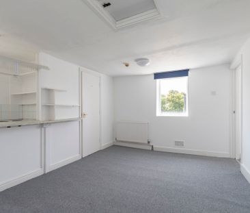 Bath Road, Cheltenham GL53 7JX - Photo 3
